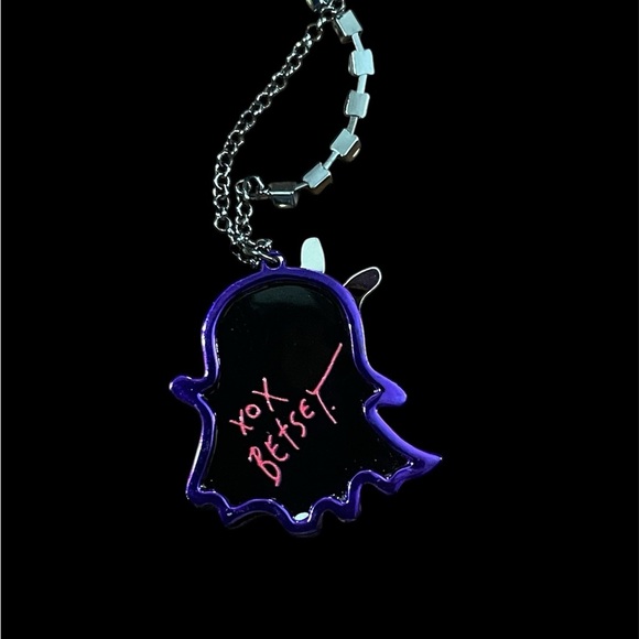 NEW WITH TAGS BETSEY JOHNSON 14”-16” GHOST NECKLACE GREAT FOR HALLOWEEN - Picture 5 of 5